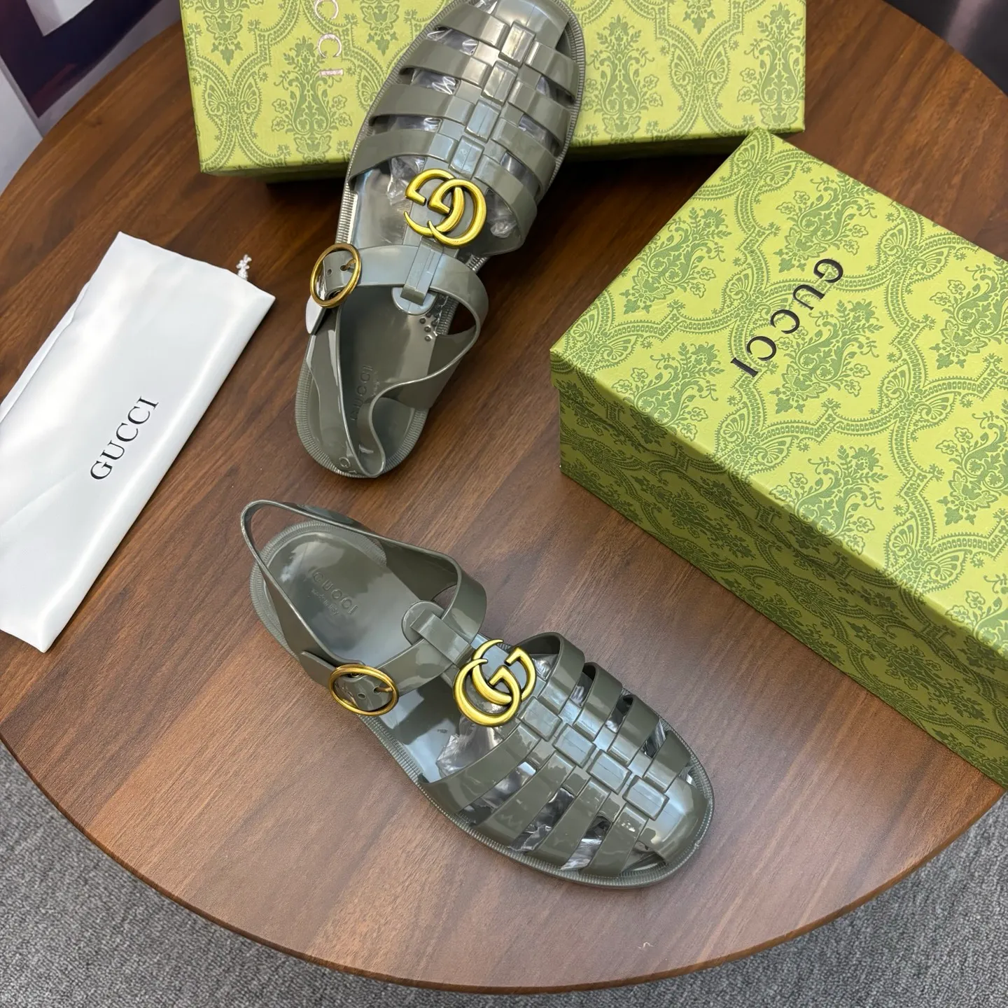 Men's shoes 260💰 [Gucci] Counter quality, top-quality original goods, real photos! Original TPU material, fine workmanship, comfortable; genuine 1:1 replica Size: 36 ~ 46 Half drag: 38 ~ 45